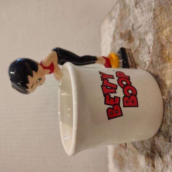 Betty Boop Ceramic Mug with Figurine Handle - Picture 1 of 5